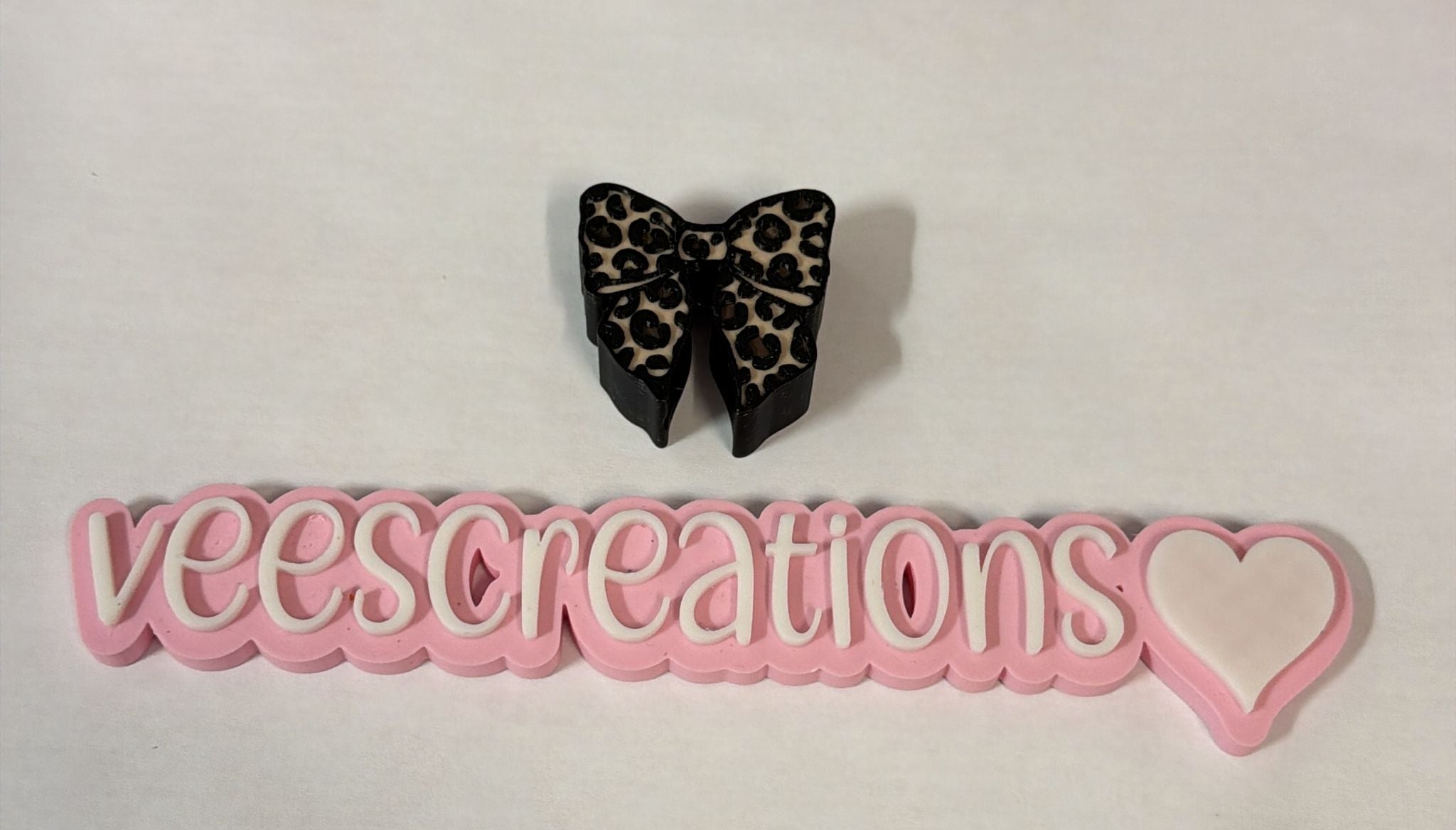 #53 Brown Cheetah Bow 3D Straw Topper