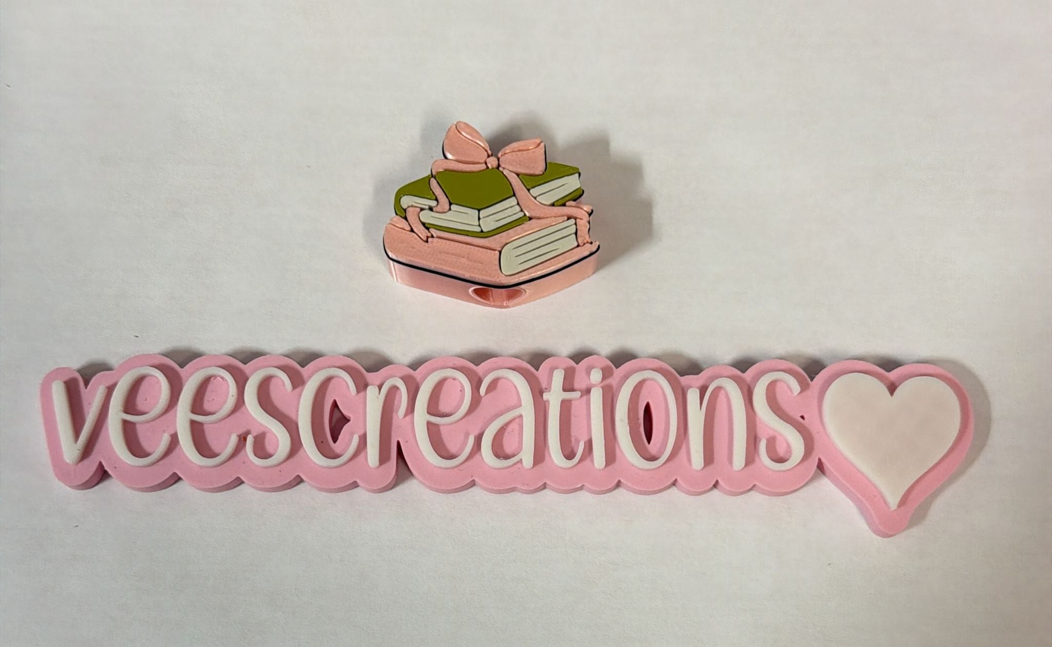 #42 Girly Books 3D Straw Topper